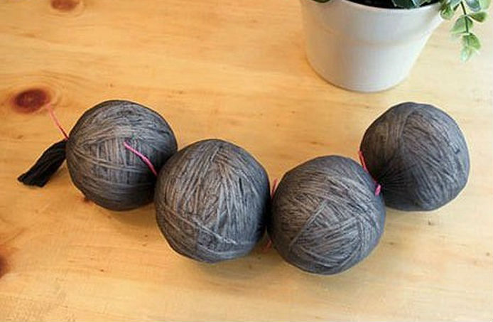 Как смягчить бельё и сэкономить на энергии: самодельные шарики для стирки