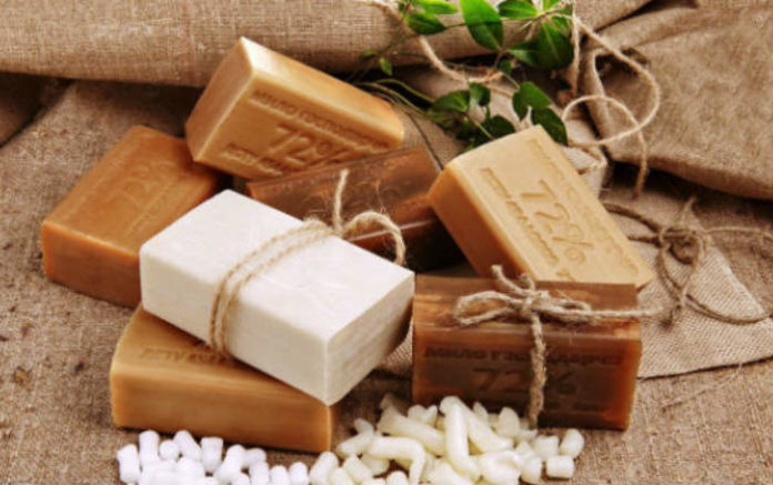 Уникальные свойства хозяйственного мыла: 11 необычных секретов применения