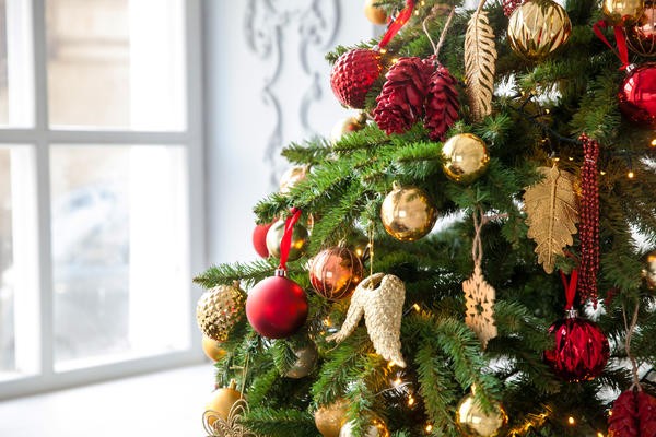 Нарядная елка - главный символ новогодних праздников